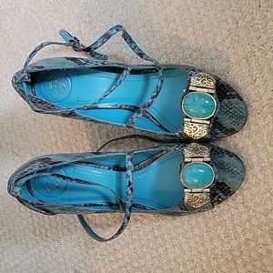 Turquoise snake skin heels BCBG Generation sz 8.5